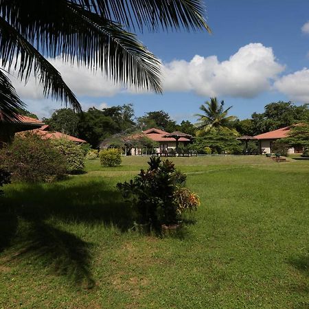 Hibiscus Garden Hotel Tissamaharama Extérieur photo