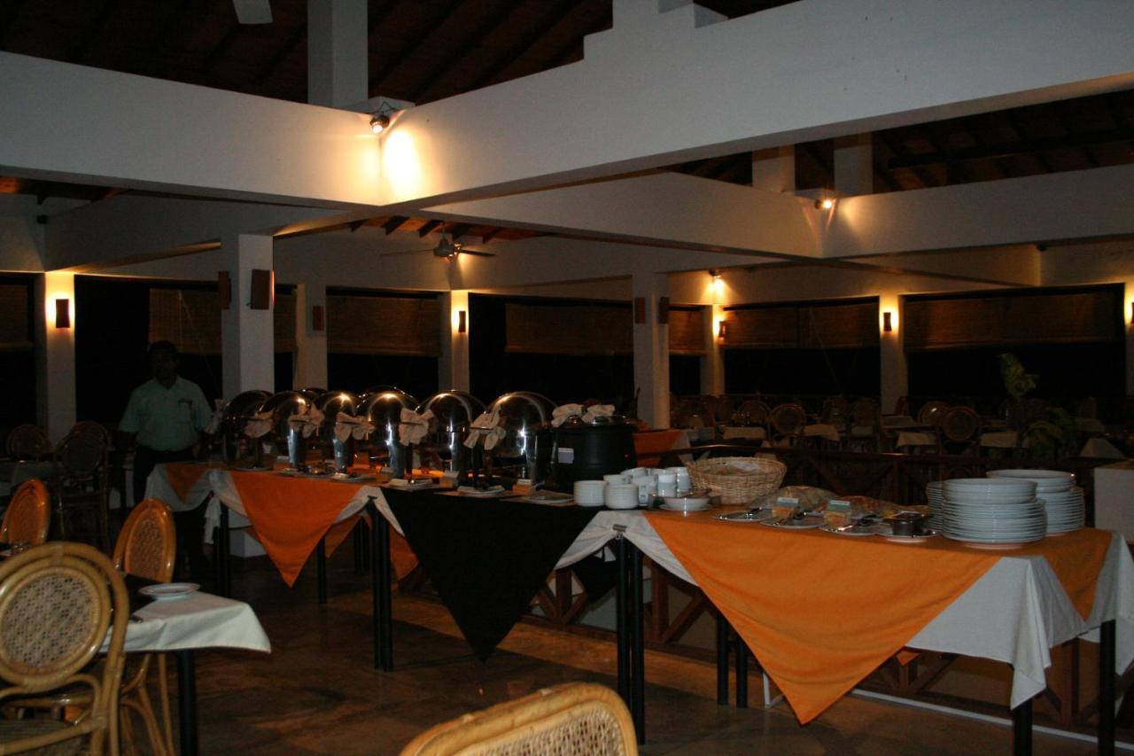 Hibiscus Garden Hotel Tissamaharama Extérieur photo