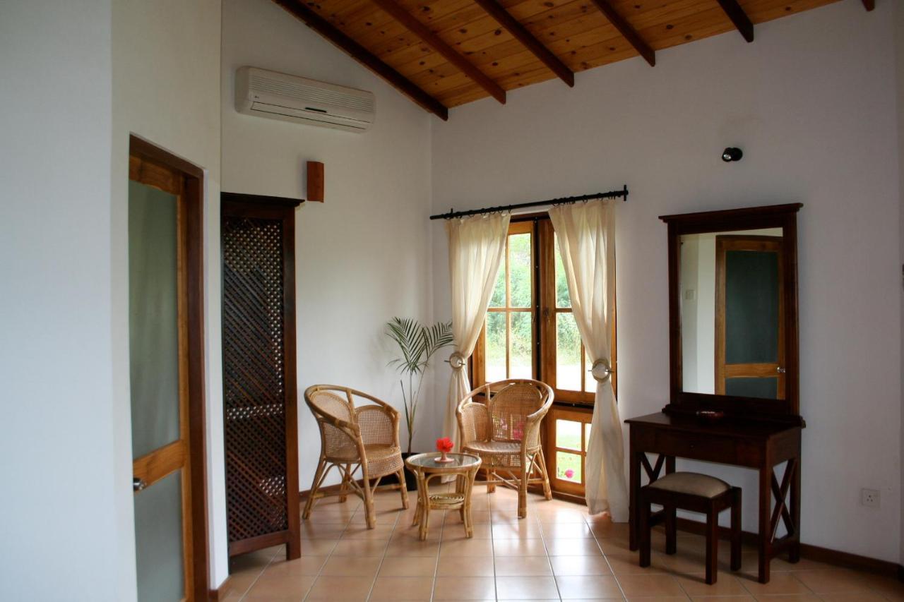 Hibiscus Garden Hotel Tissamaharama Extérieur photo